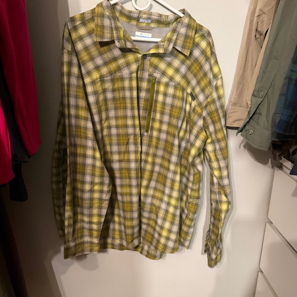 Men’s Plaid Button-Up Shirt